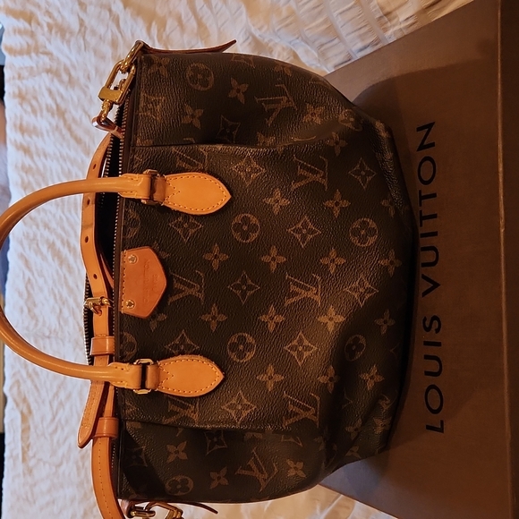 Louis Vuitton Turenne Authenticated by poshmark! - Picture 6 of 17